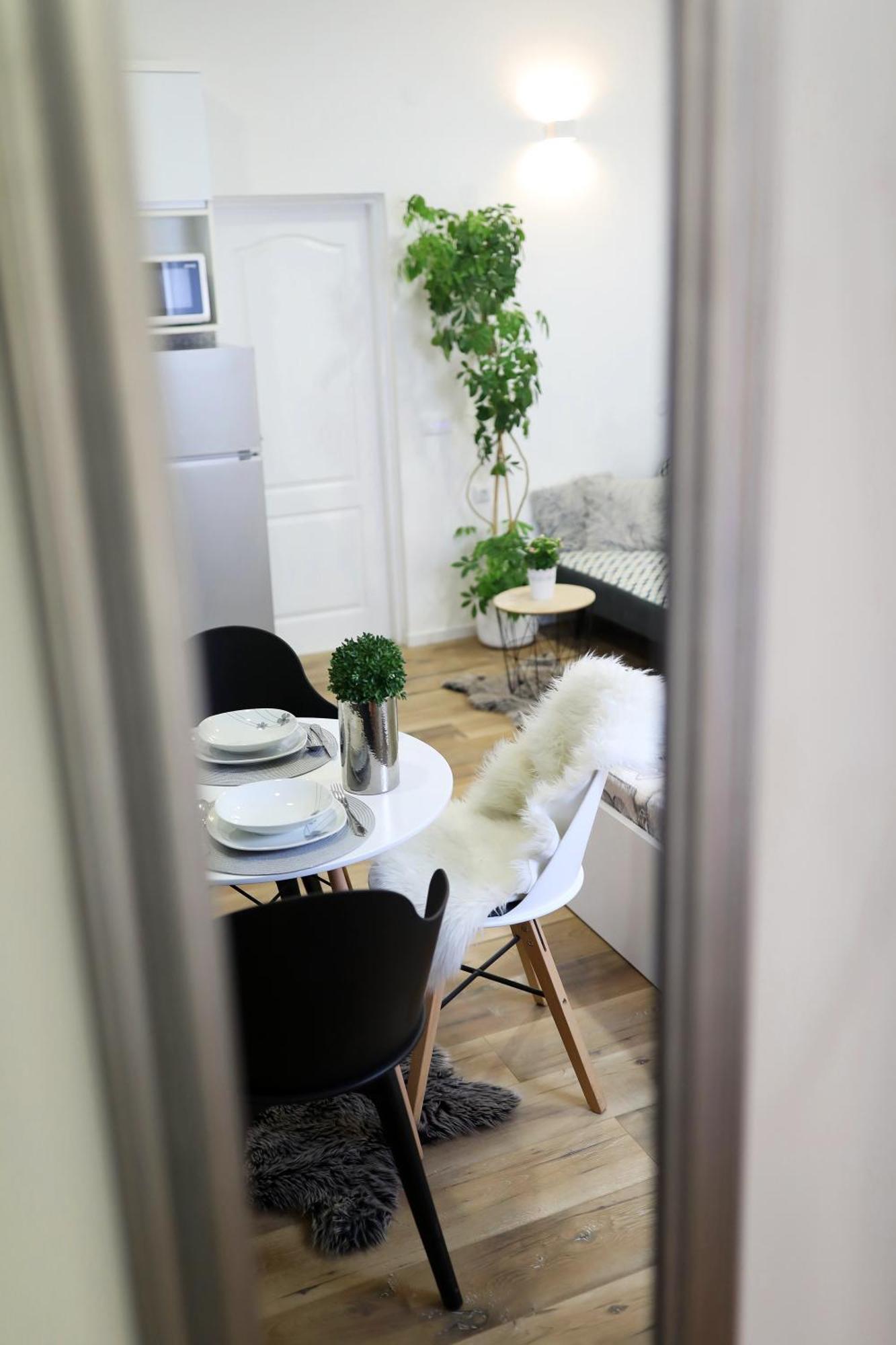 Studio Apartman Summer Flower ซาดาร์ ภายนอก รูปภาพ