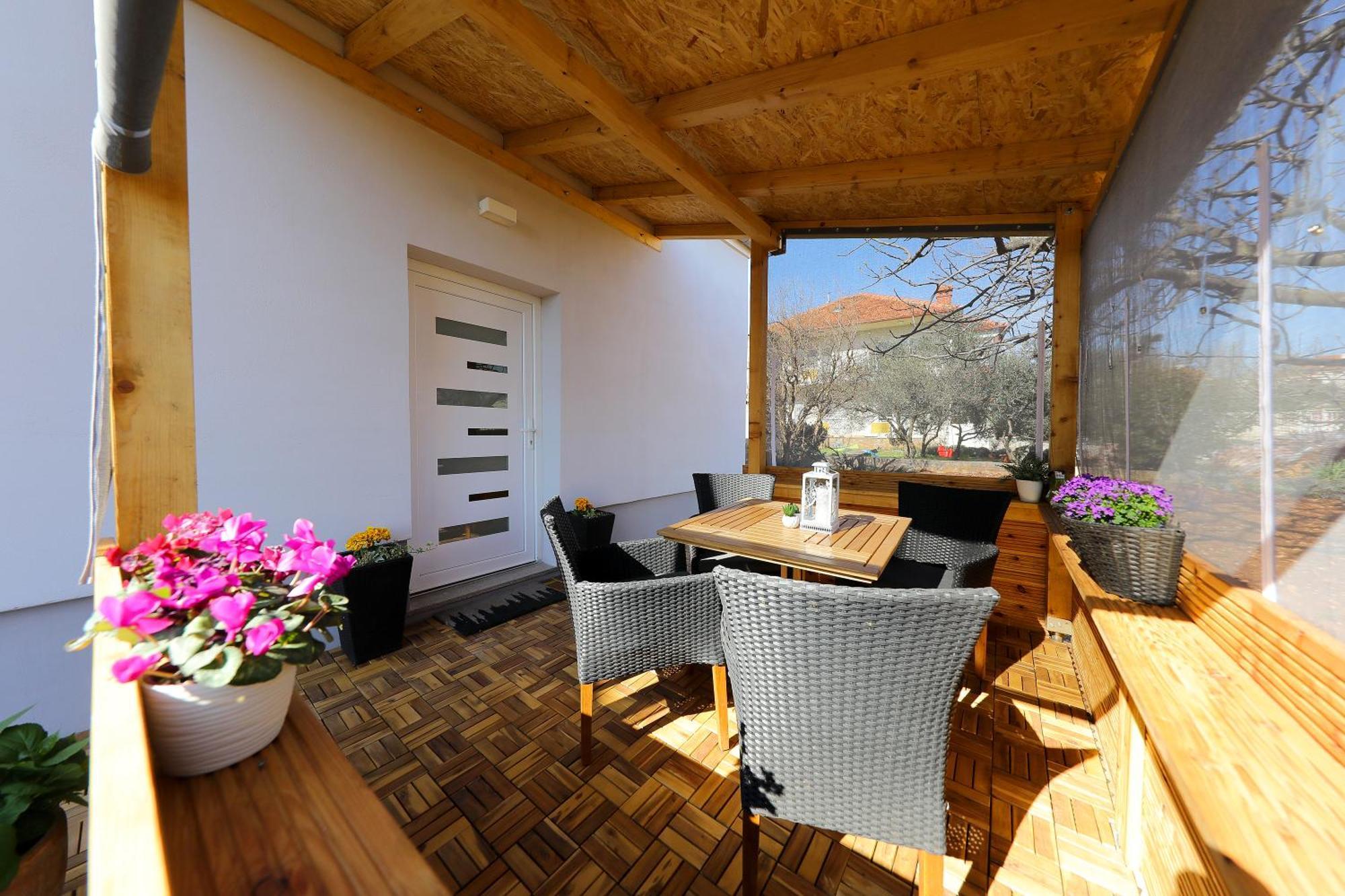 Studio Apartman Summer Flower ซาดาร์ ภายนอก รูปภาพ