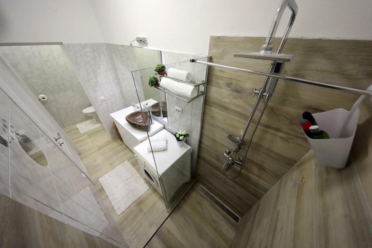 Studio Apartman Summer Flower ซาดาร์ ภายนอก รูปภาพ